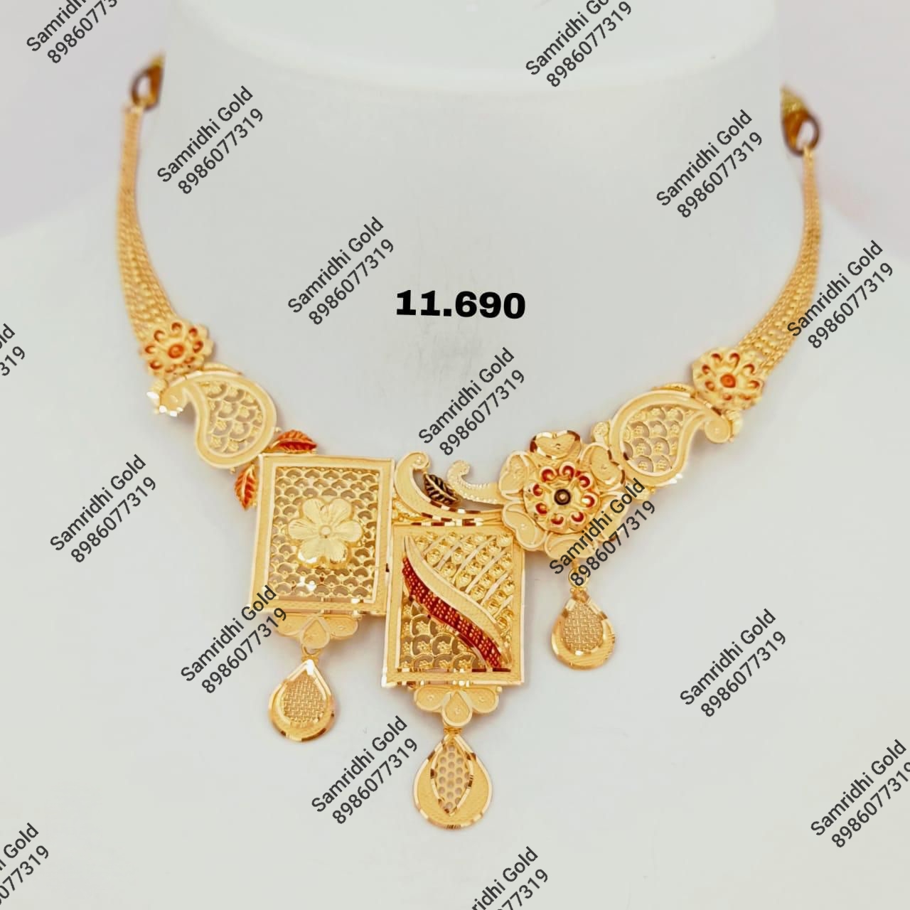 NECKLACE 9